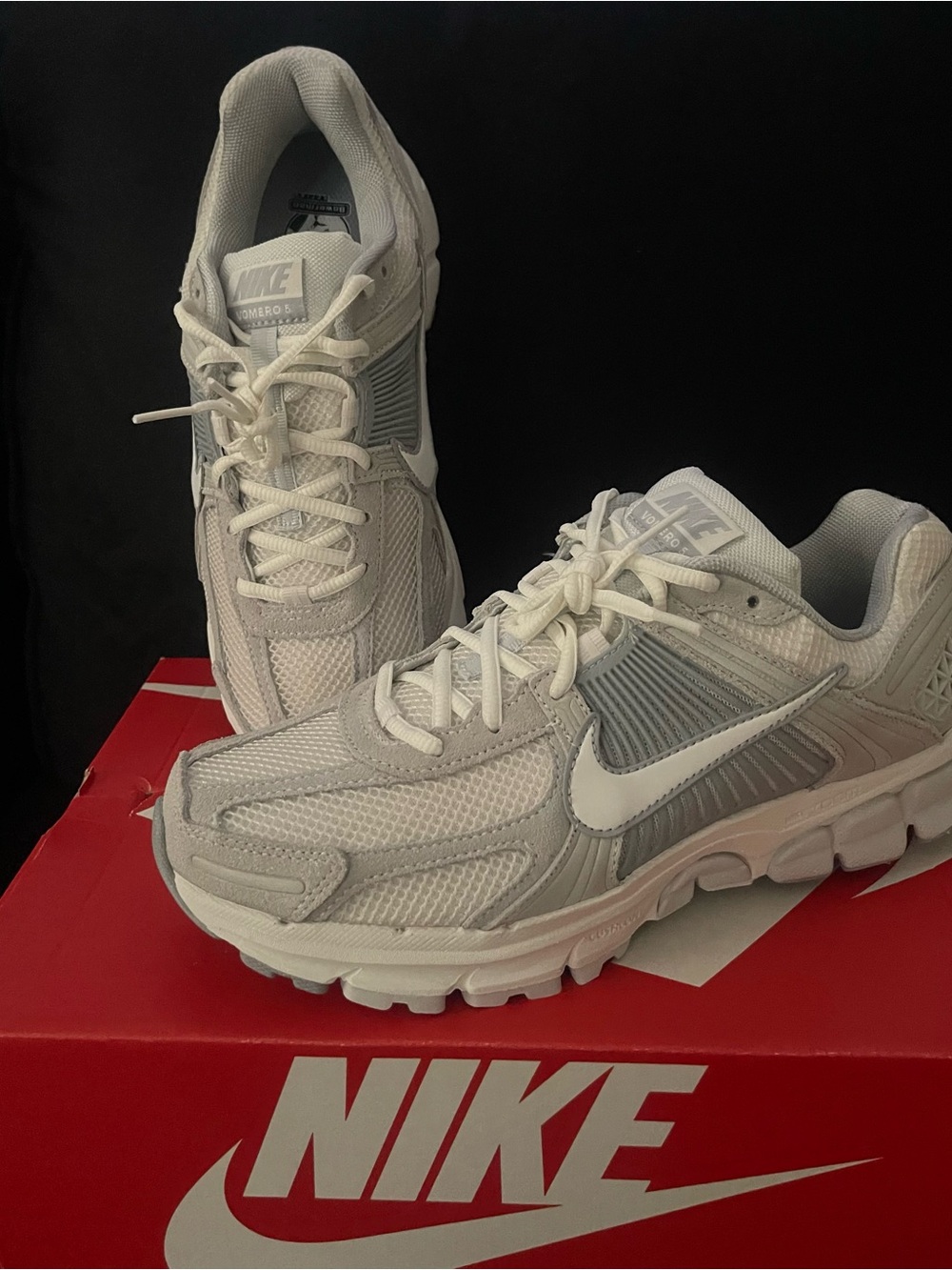W NIKE ZOOM VOMERO 5